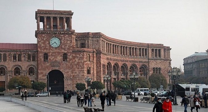 İrəvanda turistlərə, görün, hansı Ermənistan xəritəsi satılır - FOTO