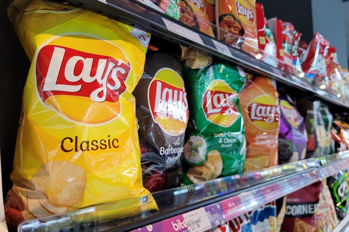 “Lay's” bazardan ÇIXARILIR: Ölüm riski var